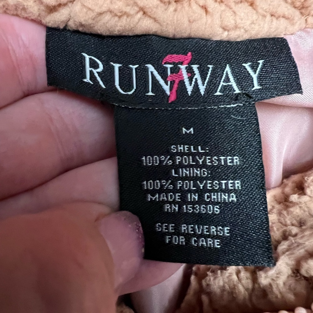 Runway 7 SzM Fuzzy Zip Up - Picture 7 of 10